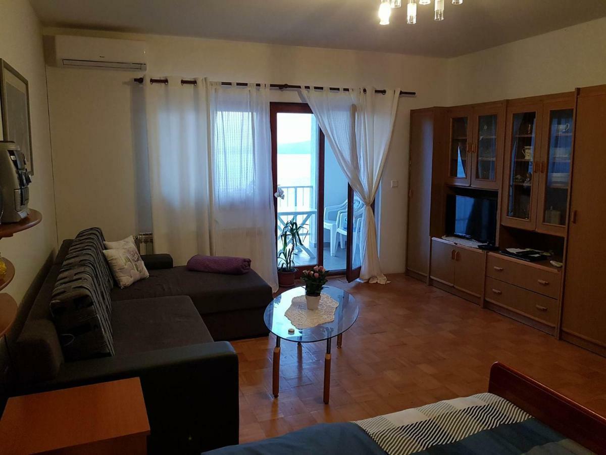 Apartman Ada เซนญ์ ภายนอก รูปภาพ